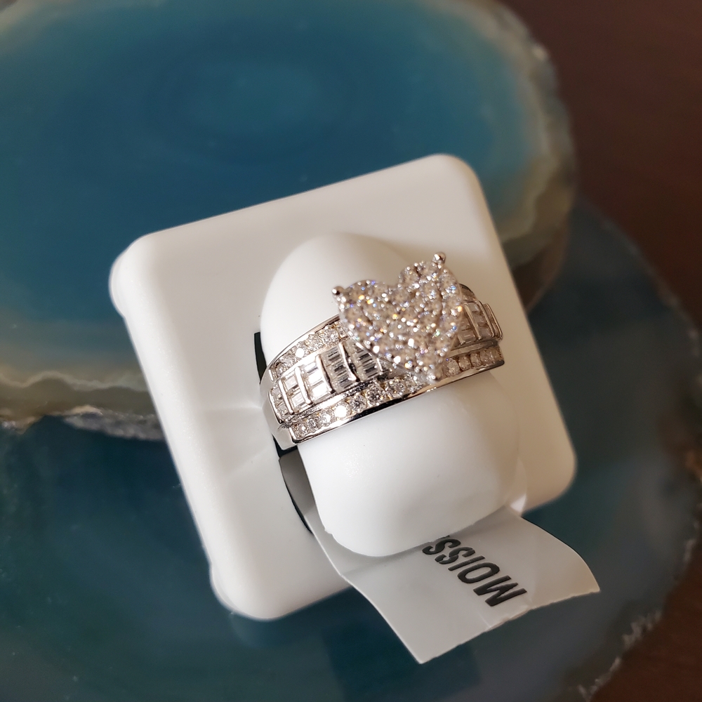 Moissanite 925 Silver Heart Ring with Sparkling Stones Size 8